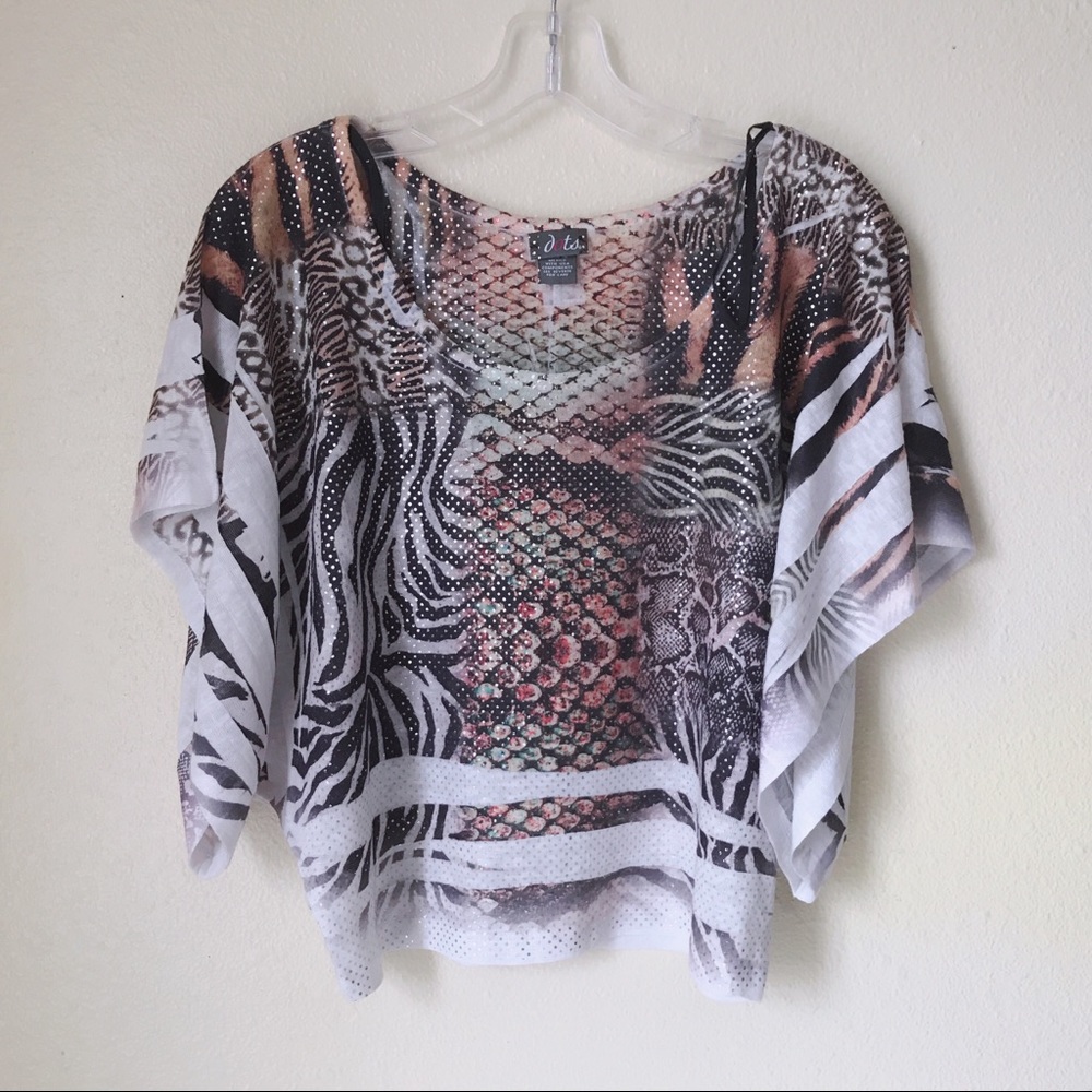Dots cropped butterfly sleeve wildlife print top